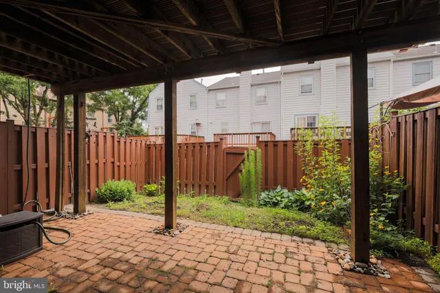 $729,950 | 6005 Southward Way, Alexandria, VA 22315