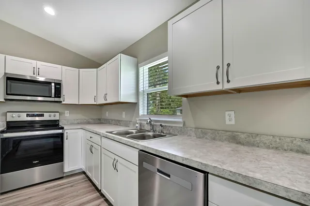 $1,900 | 17677 Southwest 114 Street, Dunnellon, FL 34432