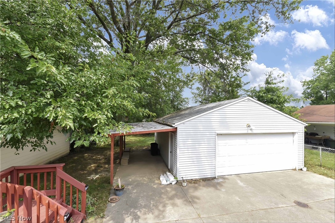 1722 Lorimer Road Cleveland, OH 44134 - Photo 8 of 35