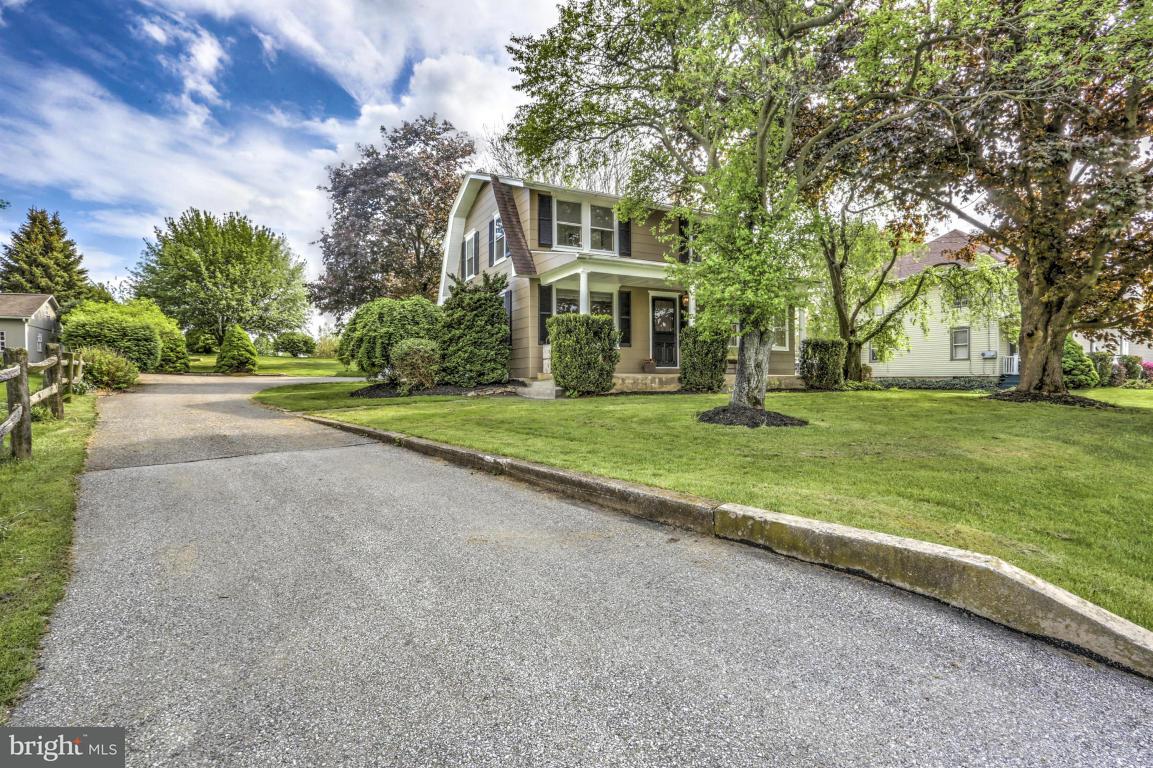 818 Village Road Lancaster, PA 17602 - Photo 2 of 50 Gallery Image 2