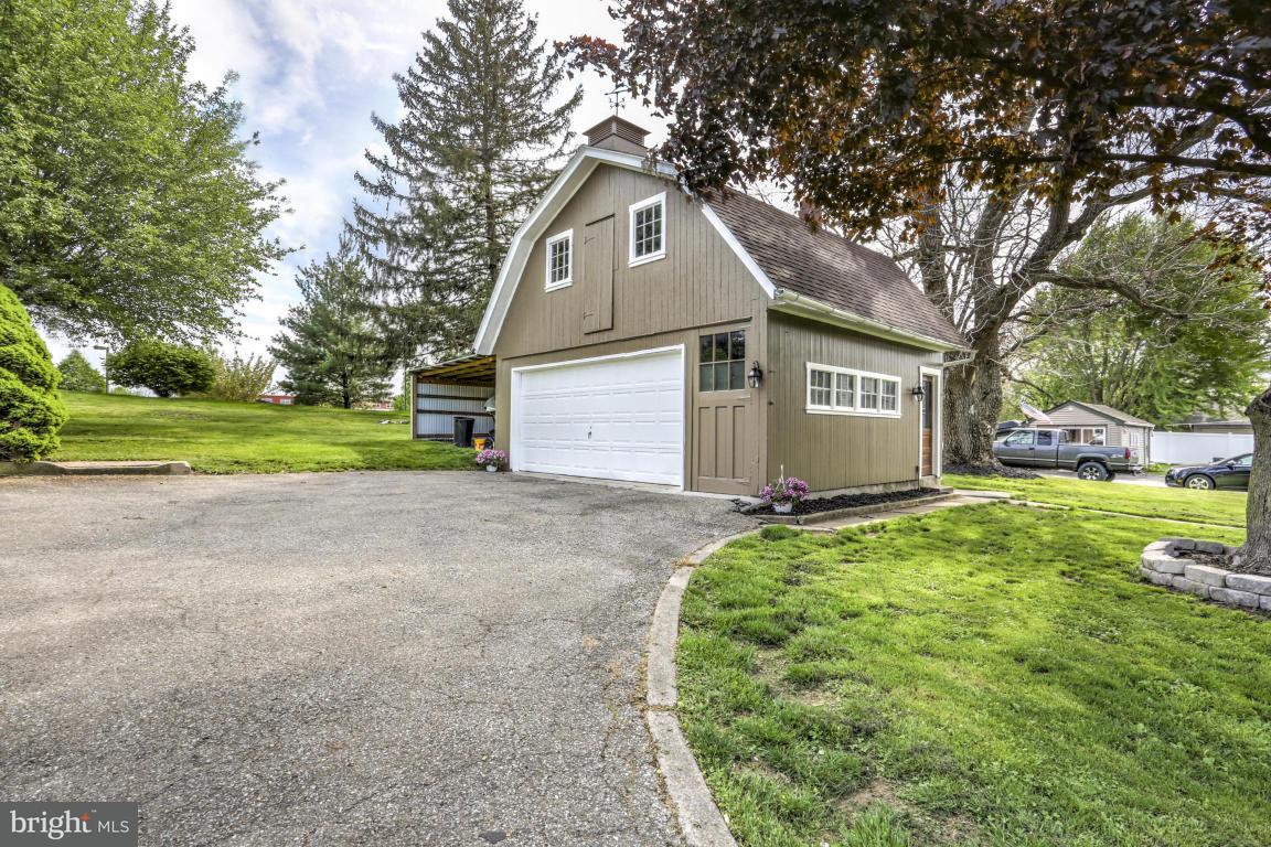 818 Village Road Lancaster, PA 17602 - Photo 10 of 50 Gallery Image 10