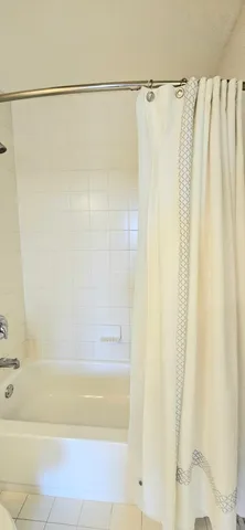 $2,250 | 390 Western Avenue, Unit 702, Des Plaines, IL 60016