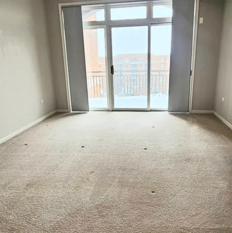 $2,250 | 390 Western Avenue, Unit 702, Des Plaines, IL 60016