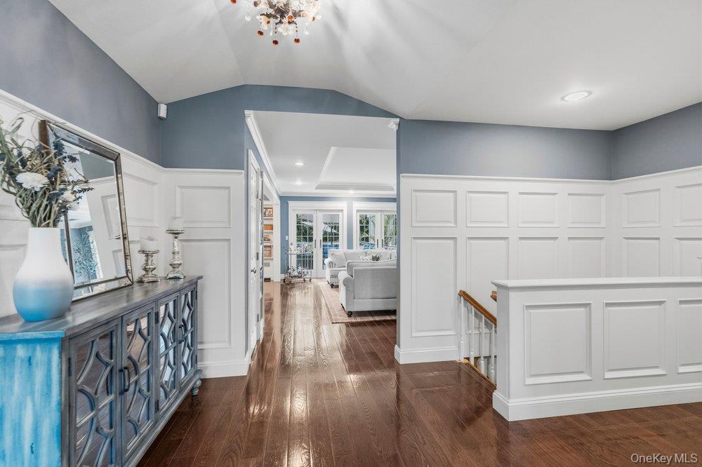 6 Colonial Gate Plainview, NY 11803 - Photo 28 of 45