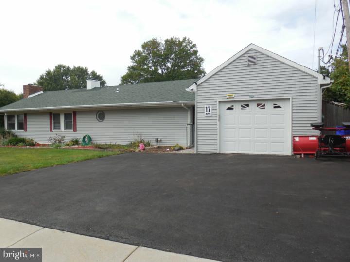 355 Doone Road Fairless Hills, PA 19030 - Photo 4 of 25 Garage