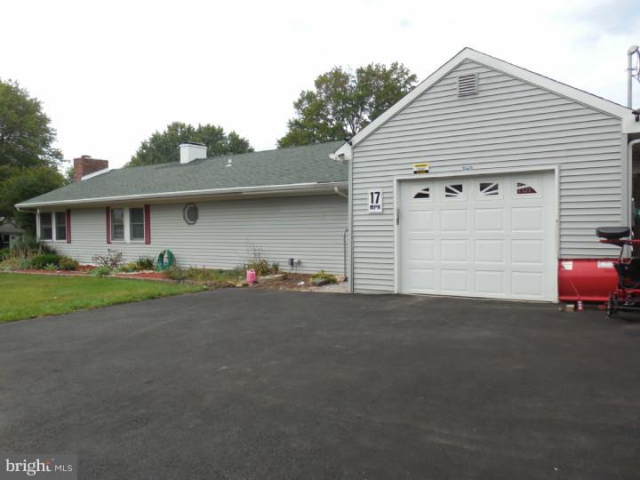 355 Doone Road Fairless Hills, PA 19030 - Photo 5 of 25 Driveway