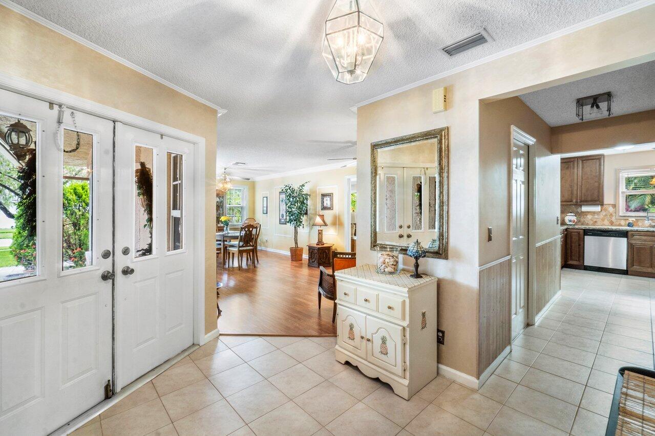 21360 Sawmill Court Boca Raton, FL 33498 - Photo 5 of 42 Foyer