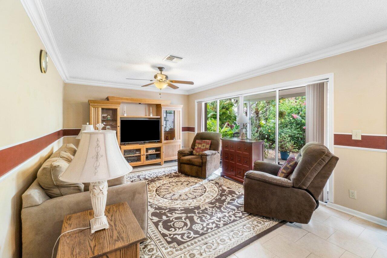 21360 Sawmill Court Boca Raton, FL 33498 - Photo 10 of 42 Family room