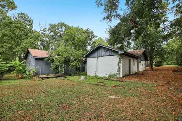 $249,900 | 242 Bishop Street, Livingston, TX 77351