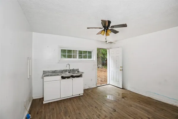 $249,900 | 242 Bishop Street, Livingston, TX 77351