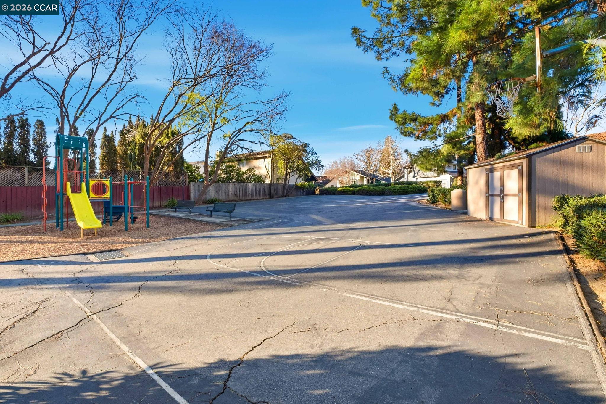 1331 Waterfall Way Concord, CA 94521 - Photo 29 of 33