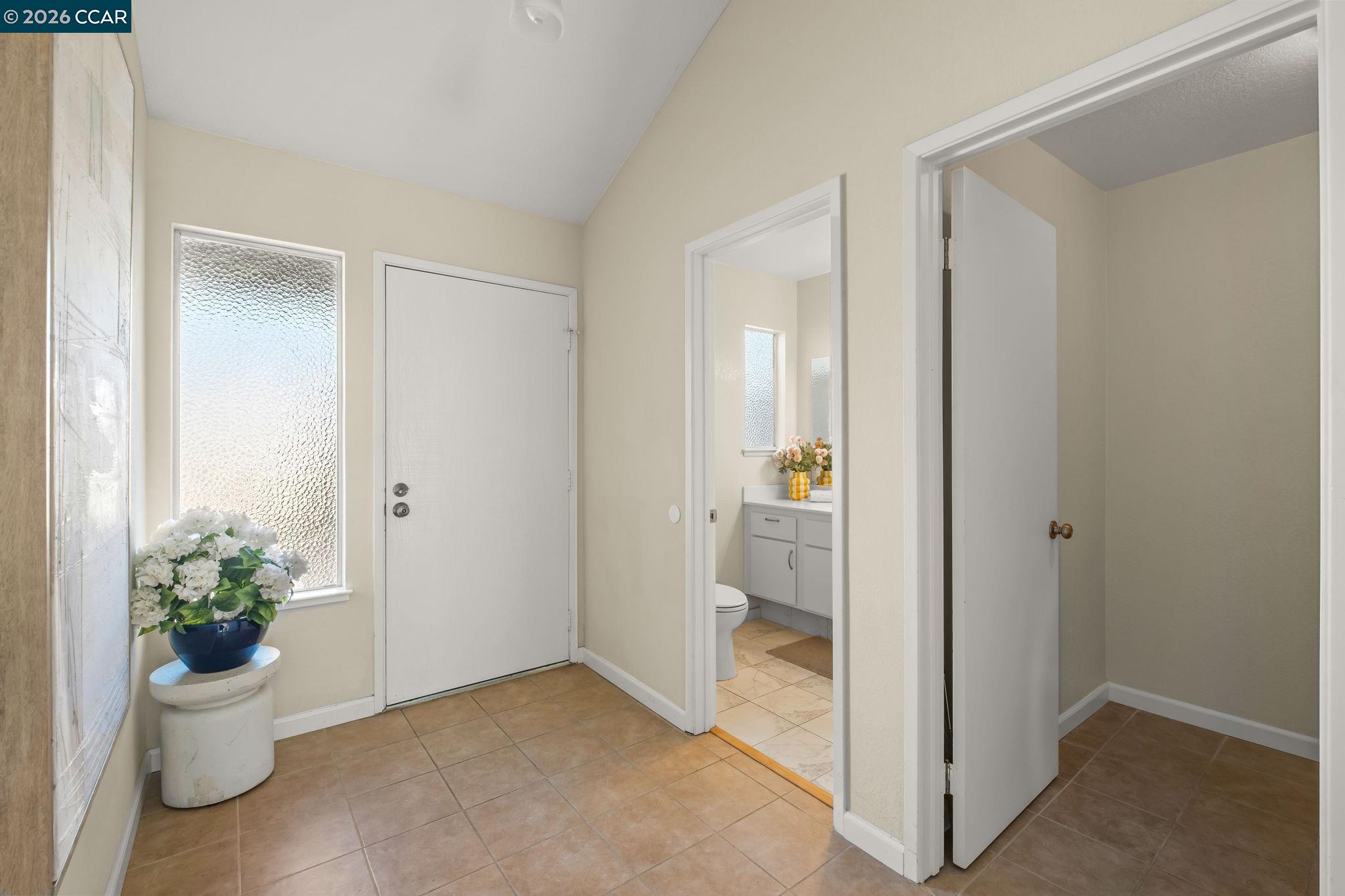 1331 Waterfall Way Concord, CA 94521 - Photo 5 of 33