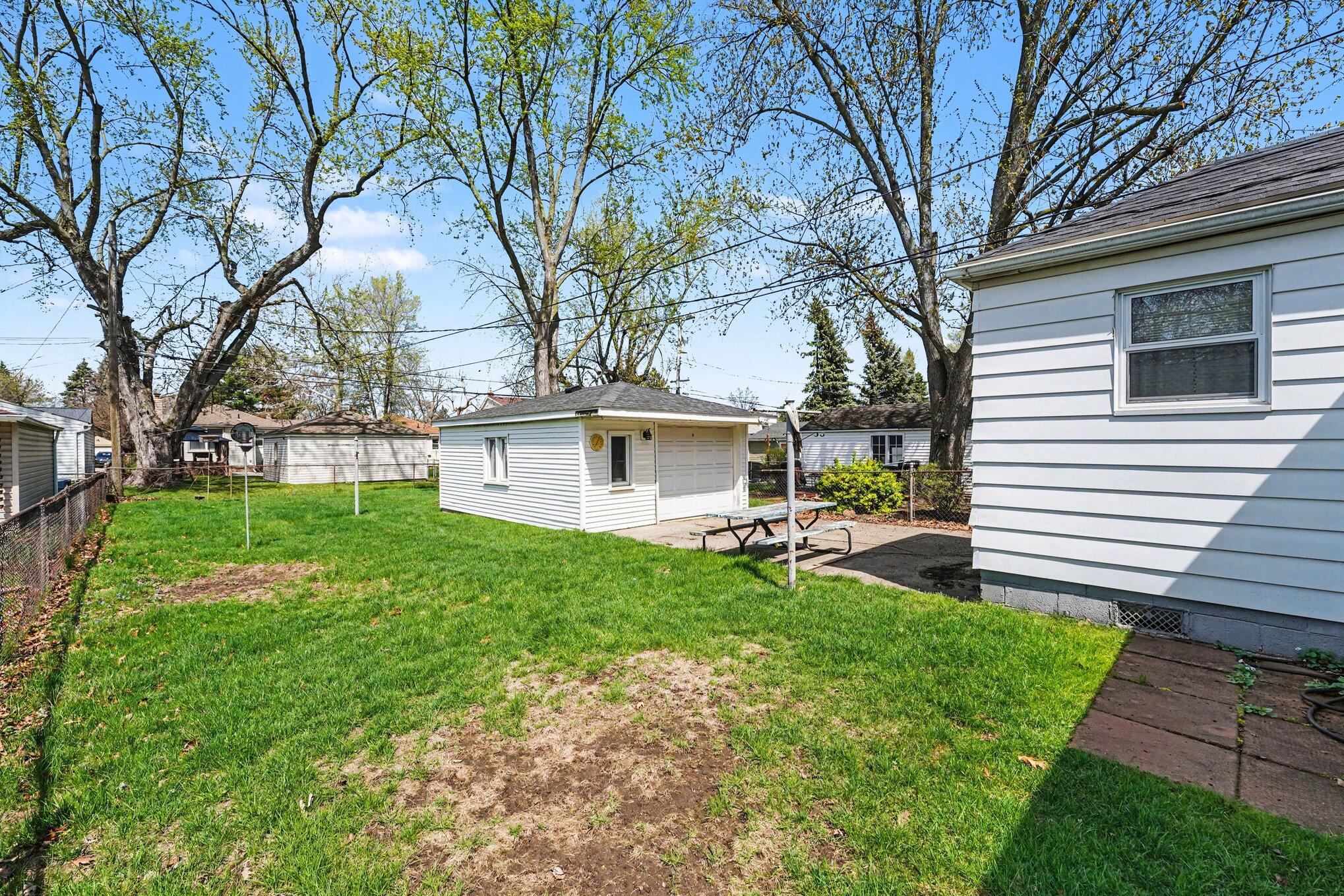 24924 Princeton Street Dearborn, MI 48124 - Photo 14 of 16 015_file_5795