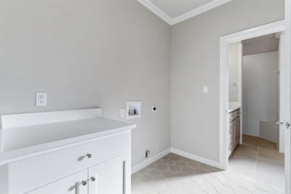 a view of bathroom and bathroom