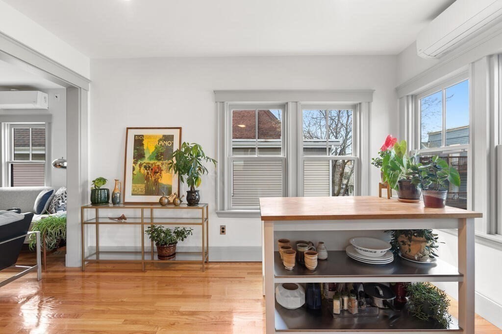 16 Wesley Park Somerville, MA 02143 - Photo 2 of 28