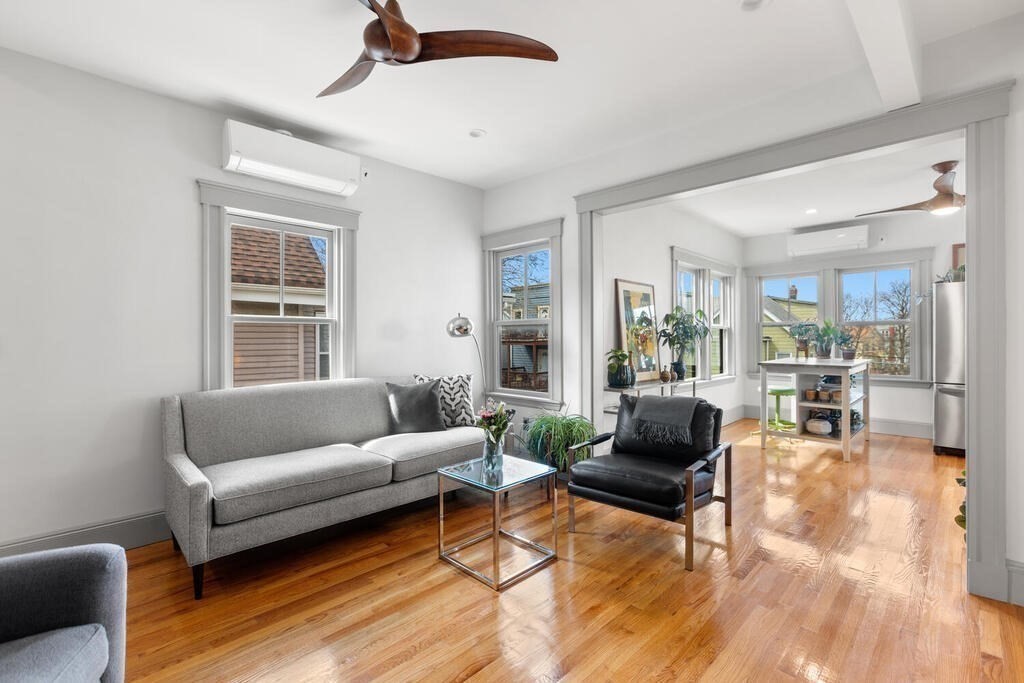 16 Wesley Park Somerville, MA 02143 - Photo 5 of 28