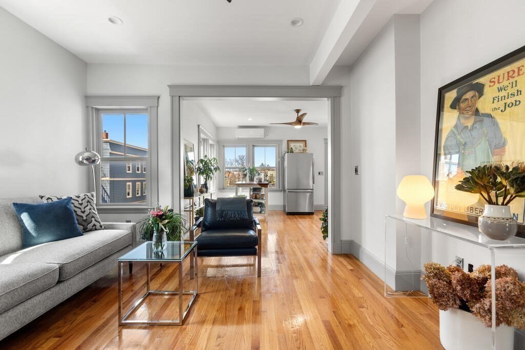 16 Wesley Park Somerville, MA 02143 - Photo 7 of 28