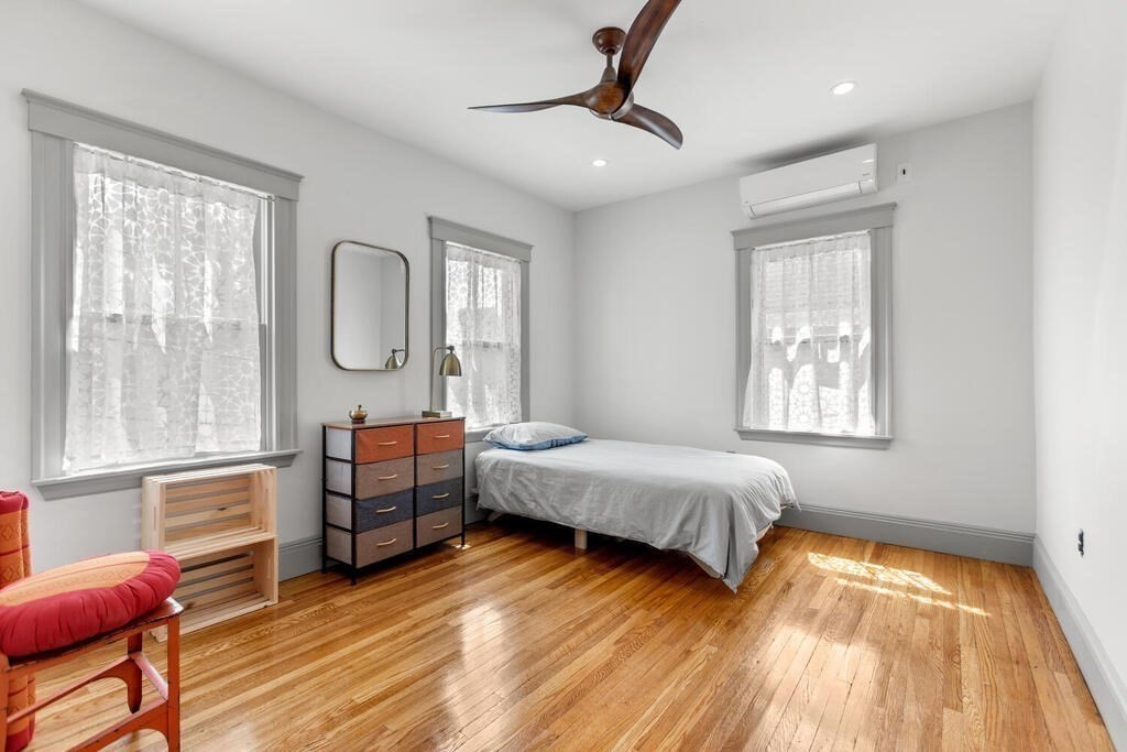 16 Wesley Park Somerville, MA 02143 - Photo 8 of 28