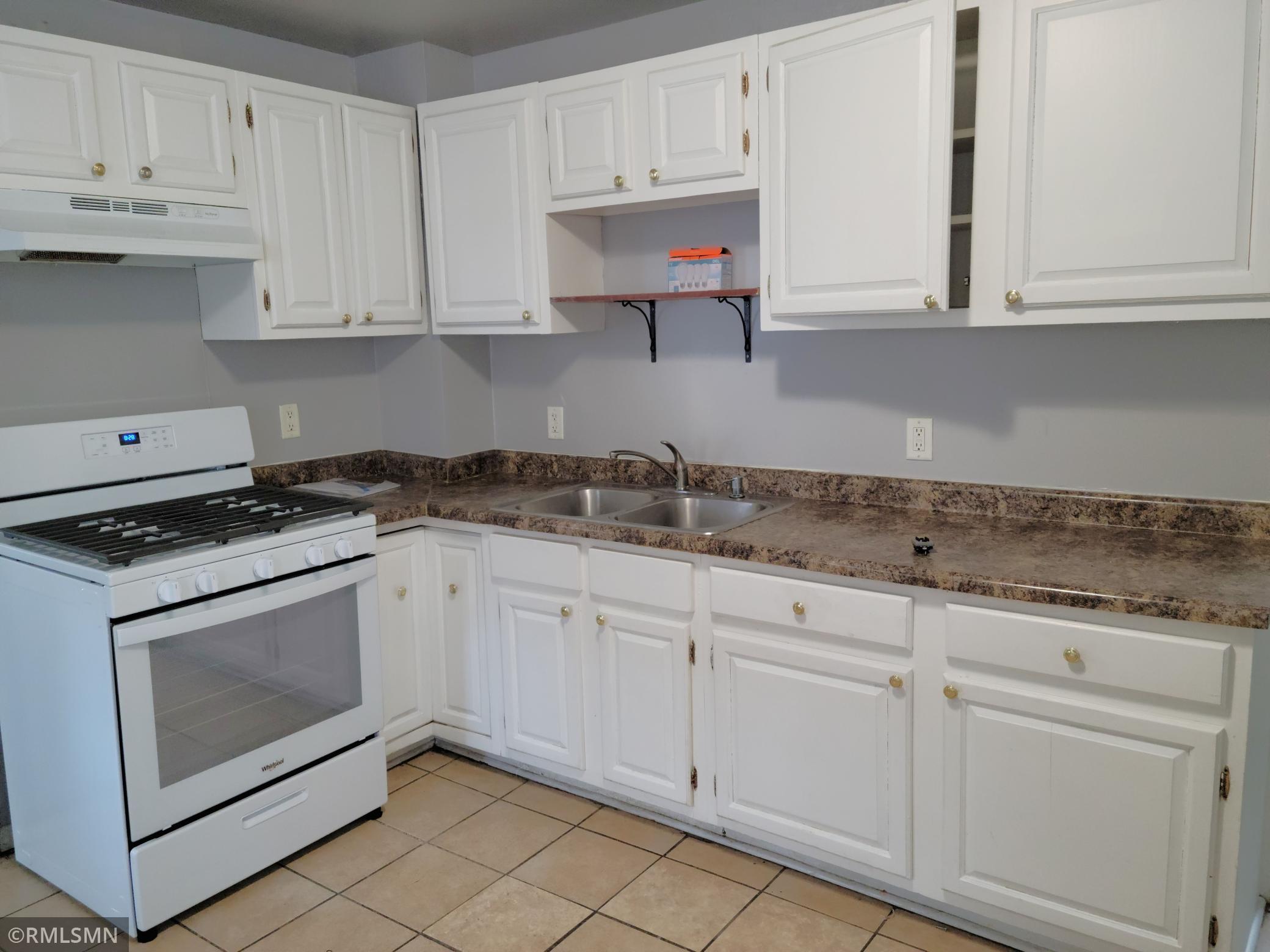 1133 Beech Street, Unit 1 St. Paul, MN 55106 - Photo 4 of 24