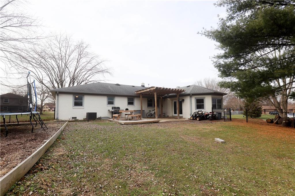471 Leaning Tree Road Greenwood, IN 46142 - Photo 4 of 29 Gallery Image 4