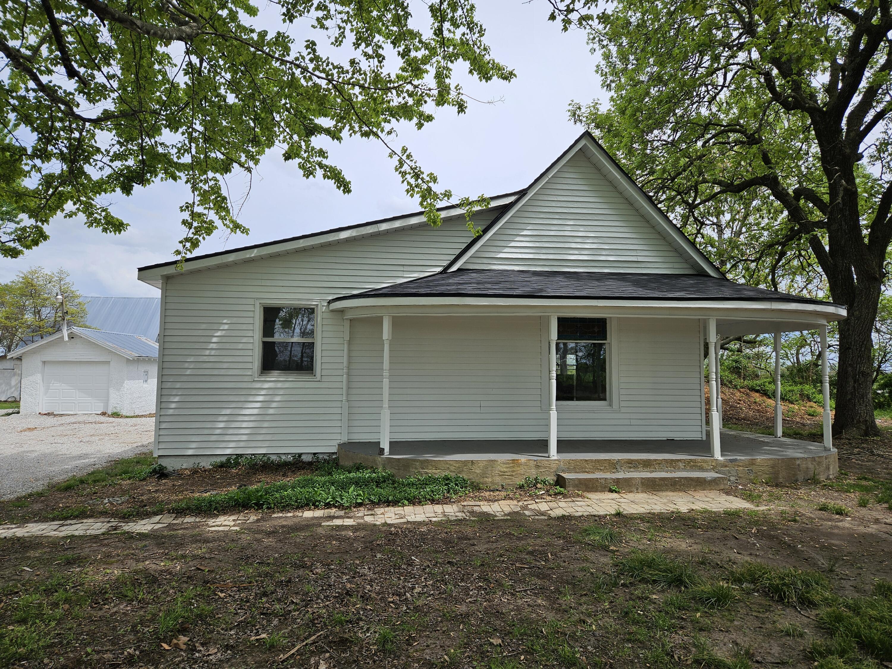 2914 Lambeth Road Billings, MO 65610 - Photo 2 of 29 20250424_141921