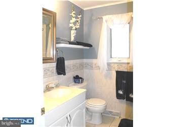 848 Ivyland Road Warminster, PA 18974 - Photo 8 of 12 Gallery Image 8
