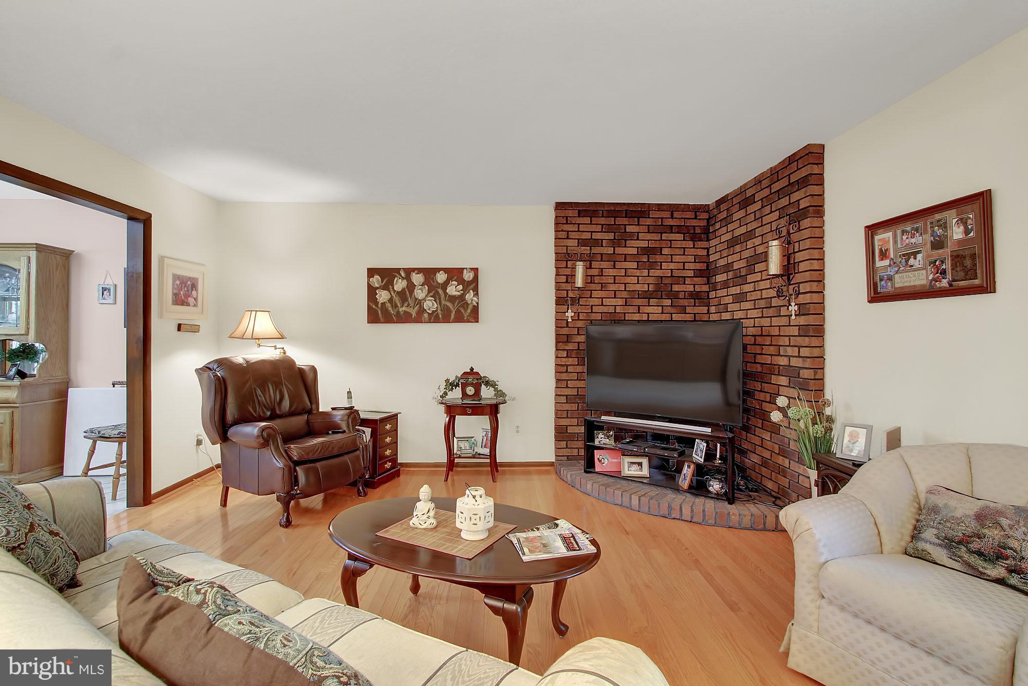 2051 Neal Road Pylesville, MD 21132 - Photo 3 of 29 Living Room