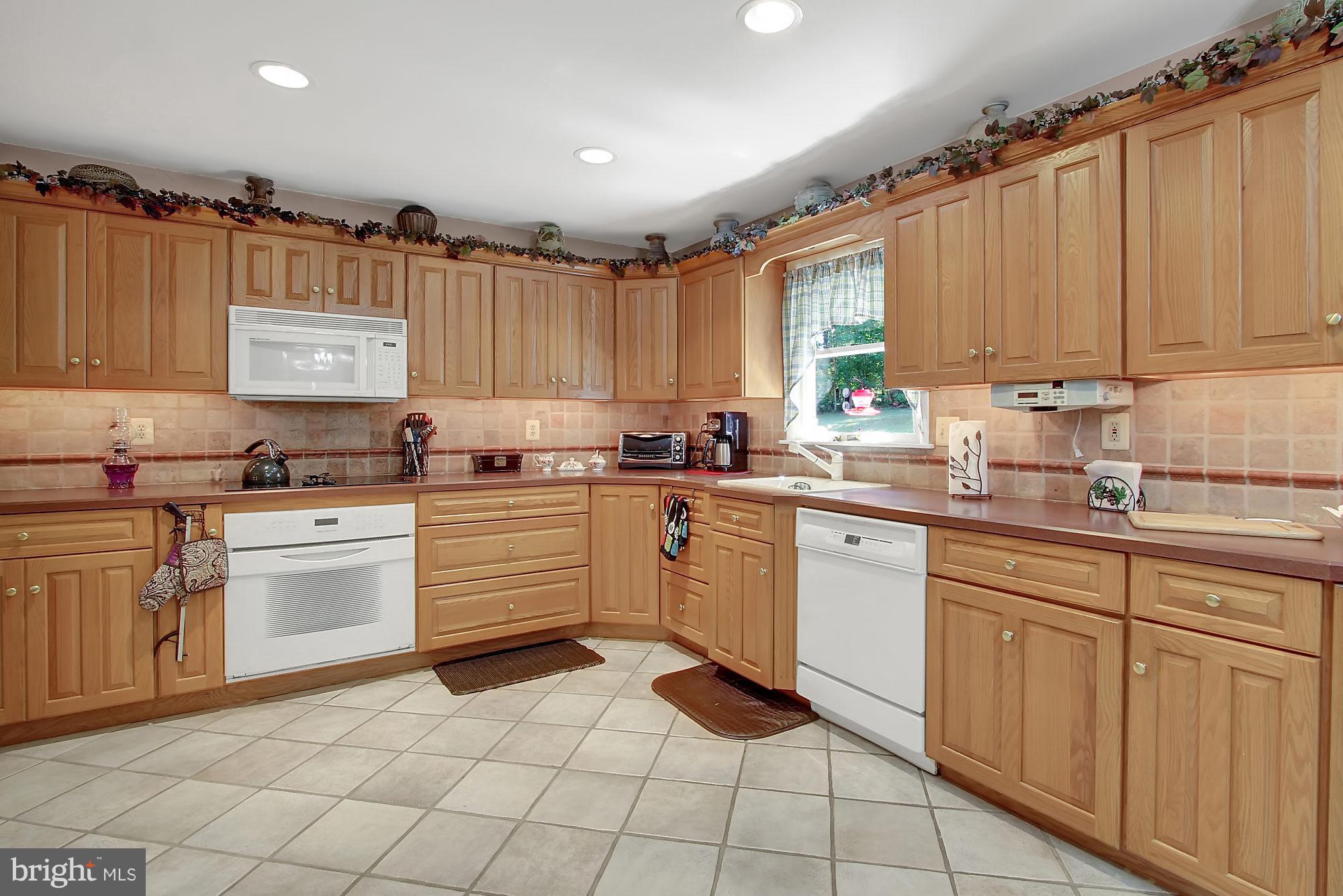 2051 Neal Road Pylesville, MD 21132 - Photo 6 of 29 Kitchen