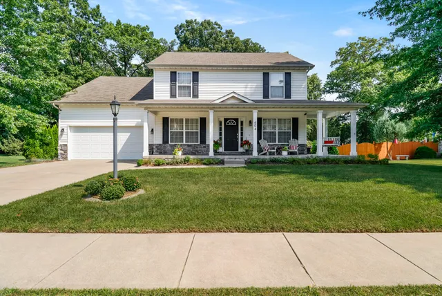 $425,000 | 604 Oakwood Drive, Chesterton, IN 46304