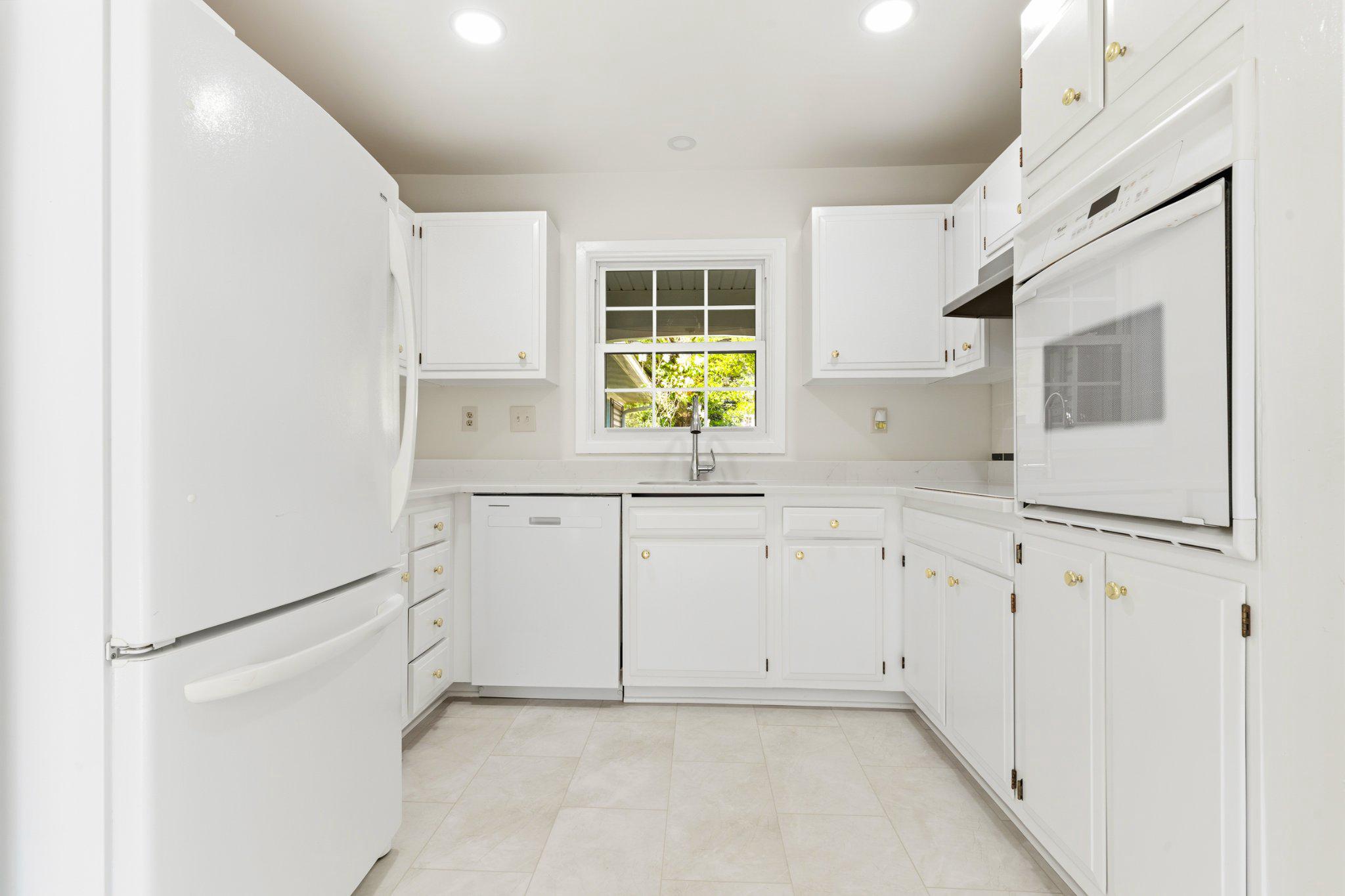 12605 Cedarbrook Lane Laurel, MD 20708 - Photo 2 of 35 Kitchen
