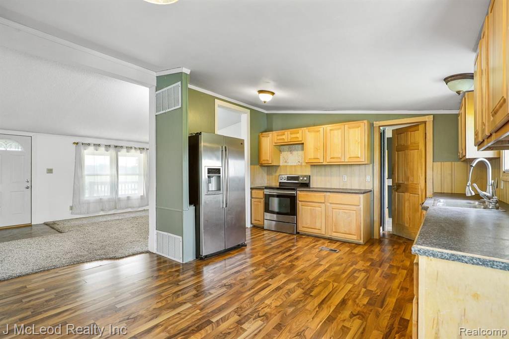 8991 Barnes Road Millington, MI 48746 - Photo 9 of 41