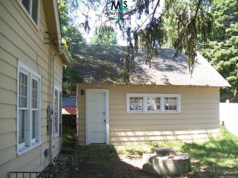 8533 Lakeview Cheboygan, MI 49721 - Photo 5 of 12 747636-4.JPG