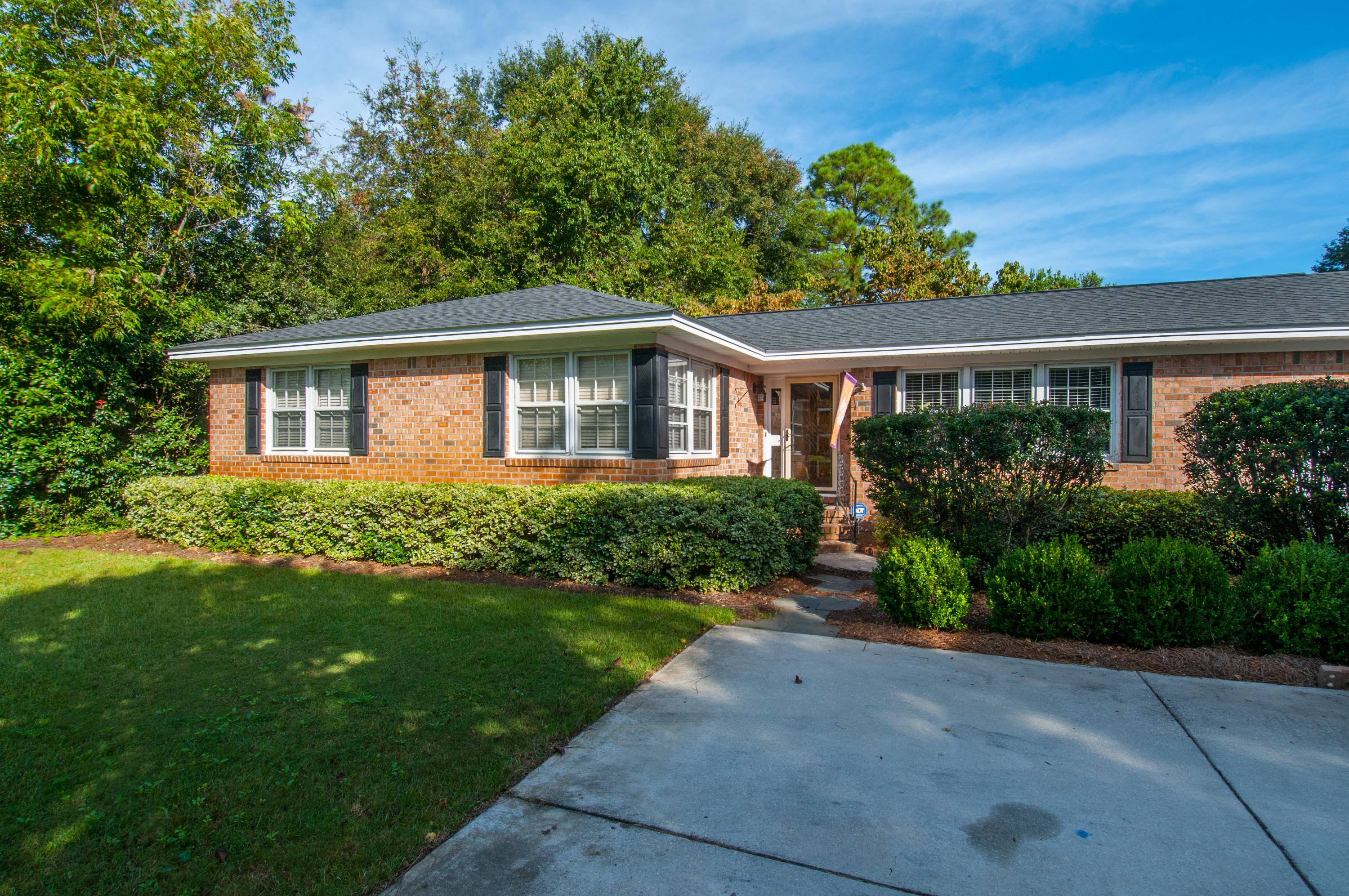724 Harbor View Road Charleston, SC 29412 - Photo 1 of 21 724 Harbor View Drive
