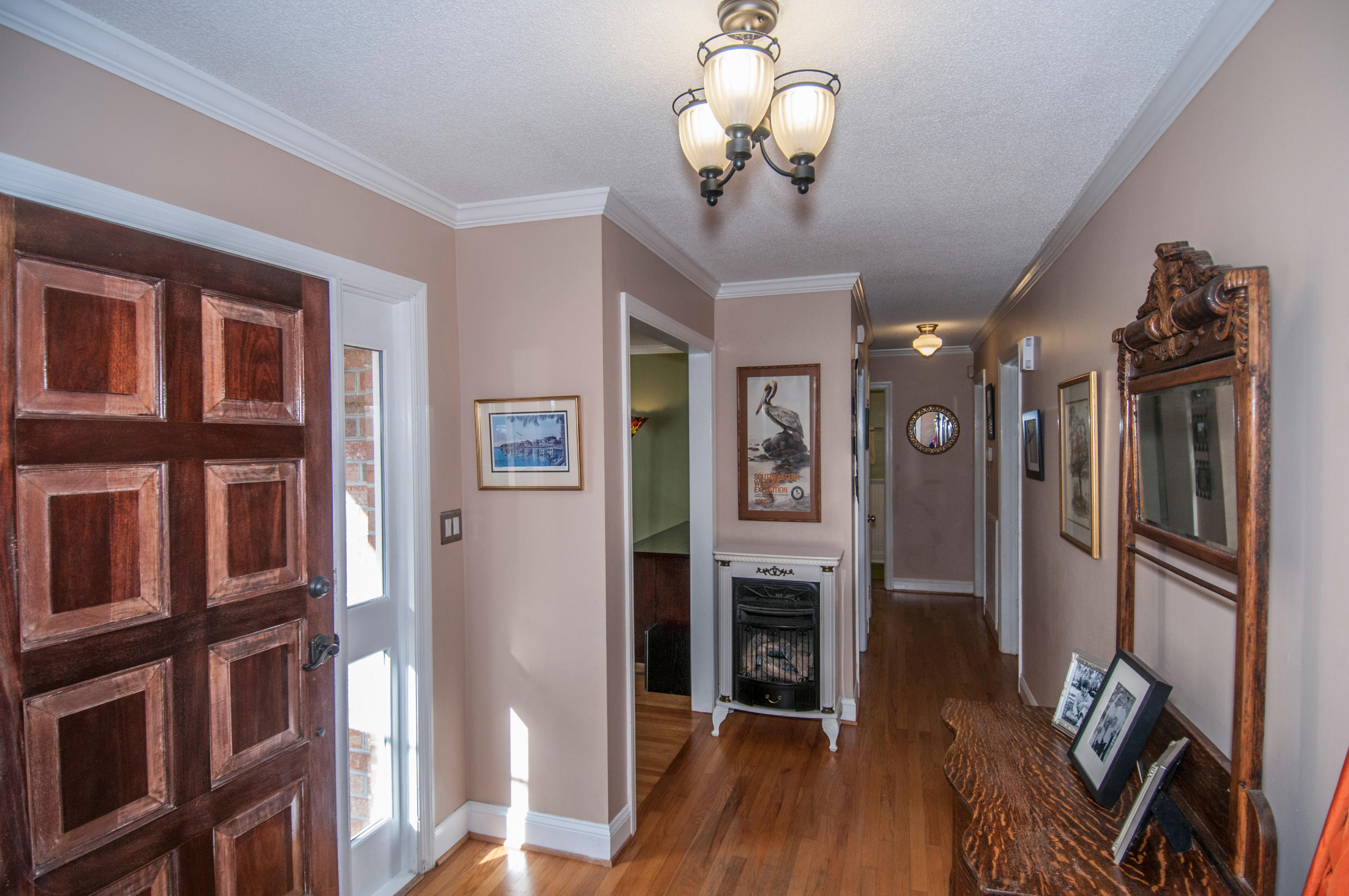 724 Harbor View Road Charleston, SC 29412 - Photo 5 of 21 Hallway