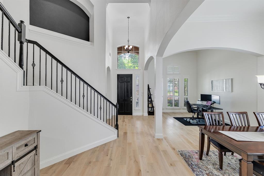 115 St James Road Irving, TX 75063 - Photo 8 of 40