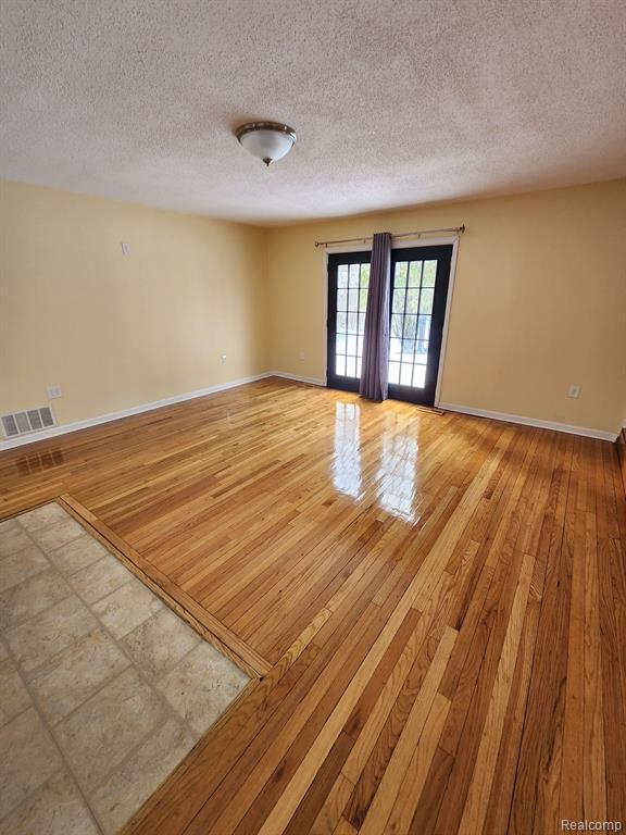 21665 West Nine Mile Road Southfield, MI 48075 - Photo 3 of 13