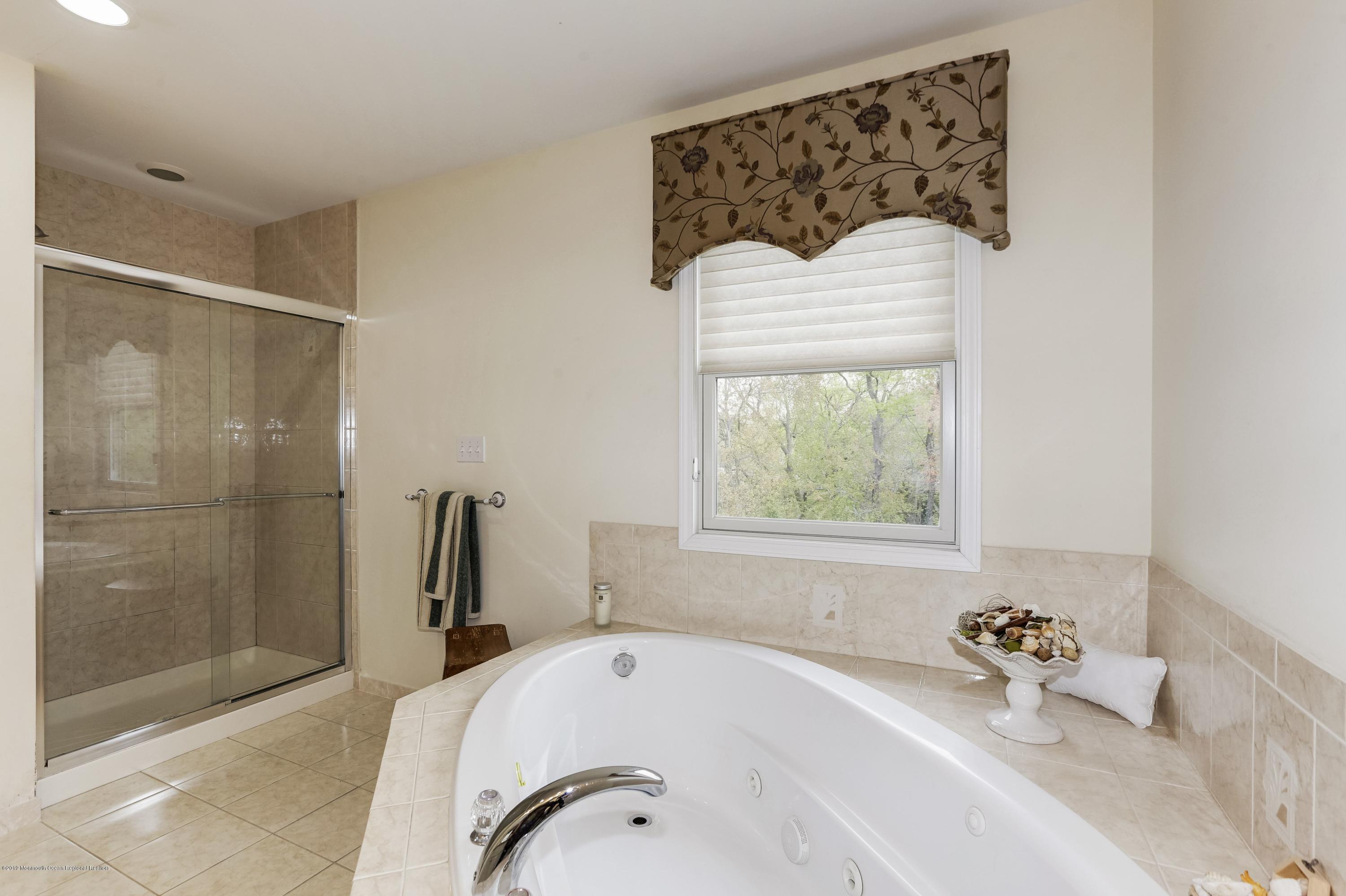559 Wayside Road Neptune Township, NJ 07753 - Photo 18 of 27 masterbath2