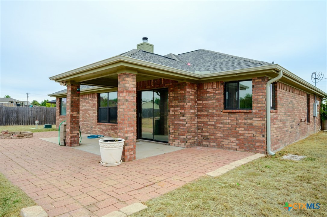 124 Prairie Circle Kempner, TX 76539 - Photo 31 of 34 a front view of a house with patio