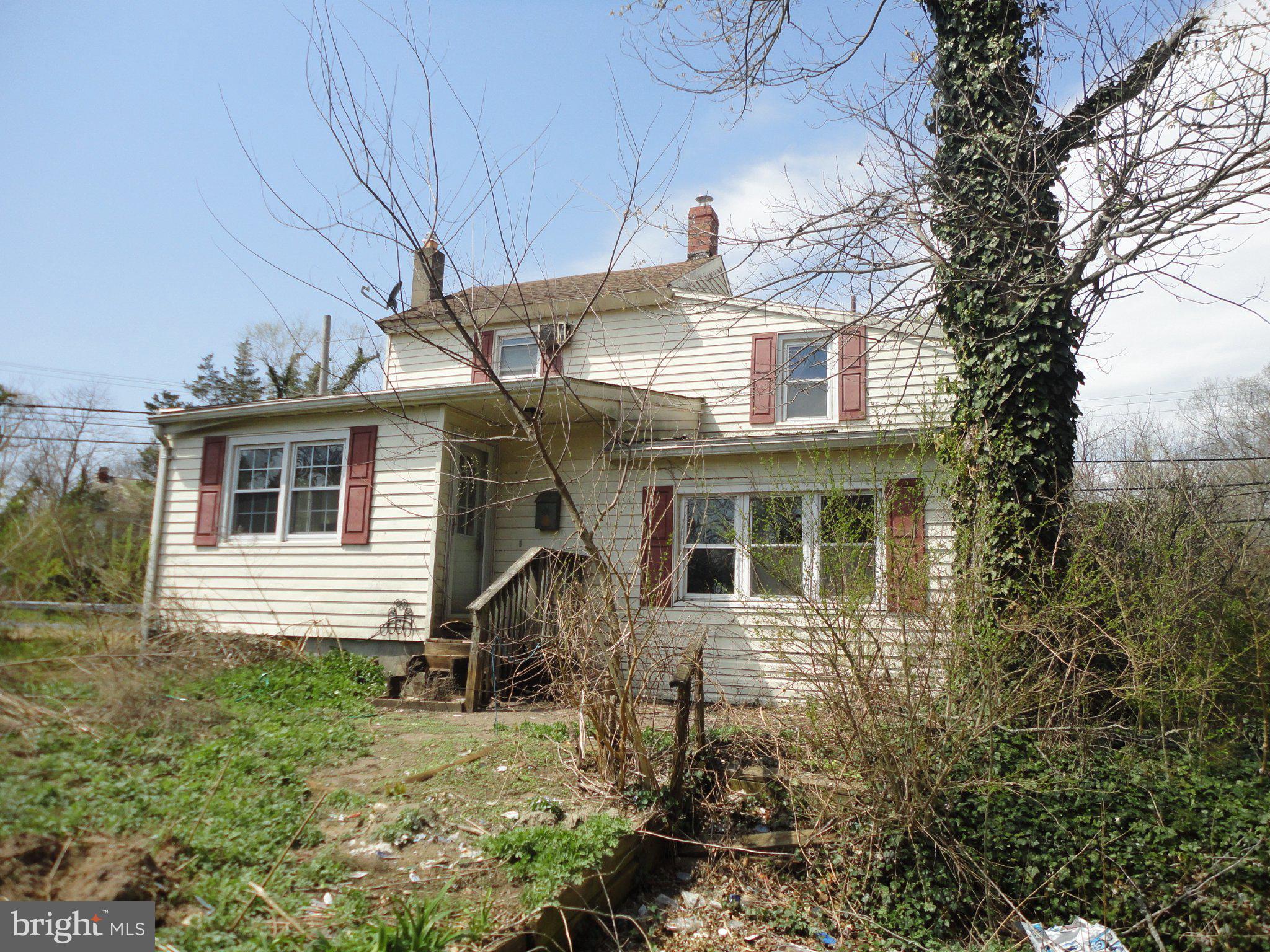 28 Main Street Bridgeton, NJ 08302 - Photo 17 of 29 a front view of a house with yard
