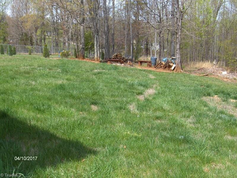 1135 Laurel Crest Road King, NC 27021 - Photo 3 of 12 Gallery Image 3