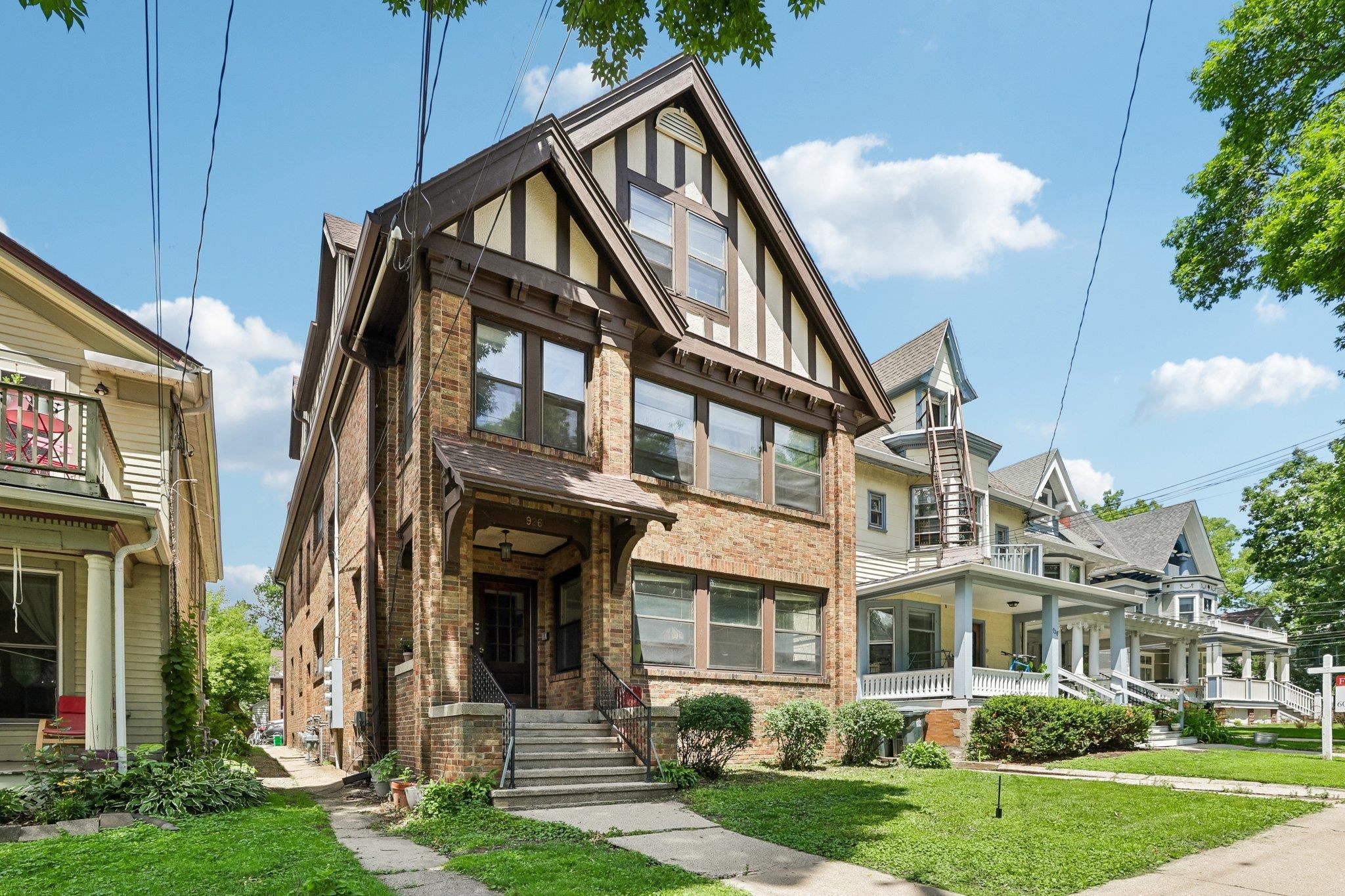 926 Spaight Street Madison, WI 53703 - Photo 4 of 61