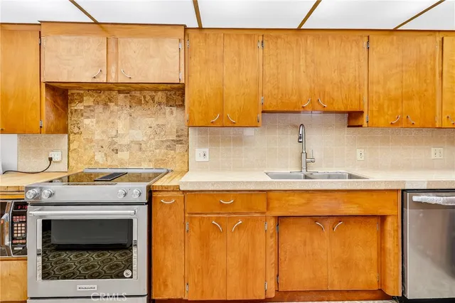 $824,950 | 5382 Park Place, Chino, CA 91710