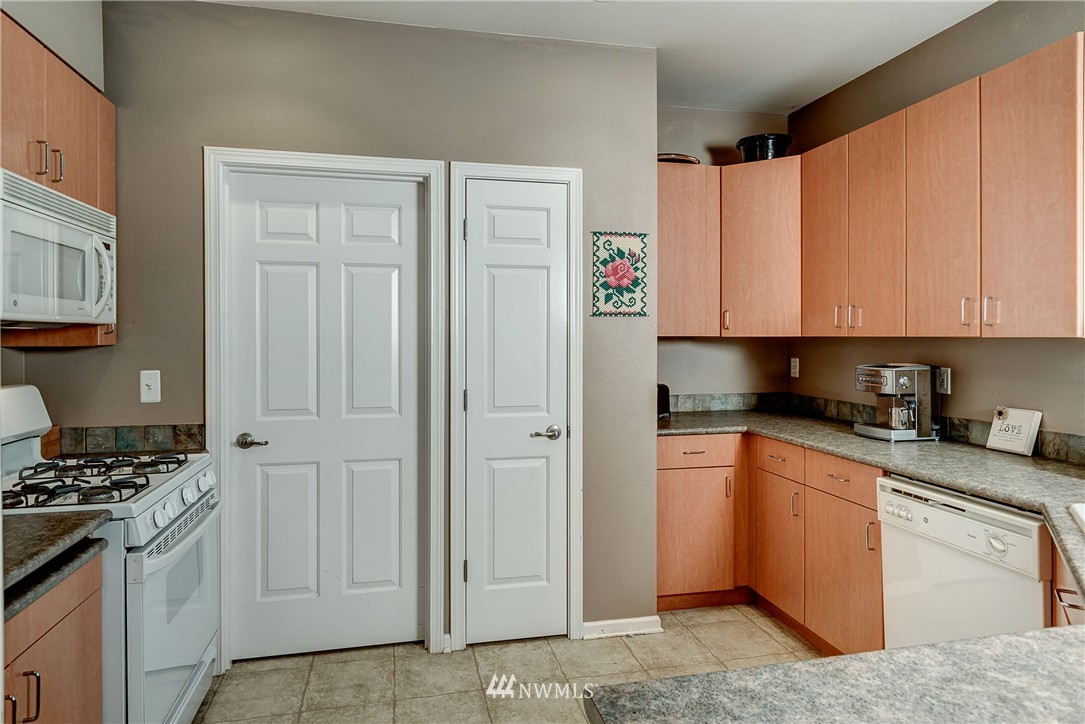 217 South 49th Street, Unit C Renton, WA 98055 - Photo 9 of 16