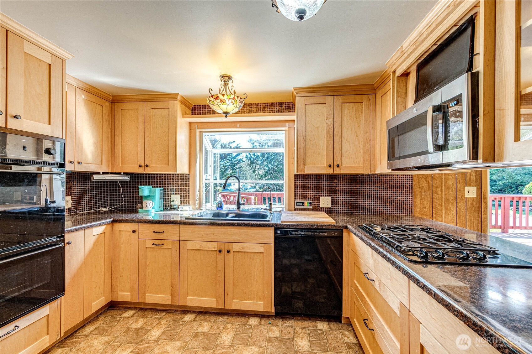 106 South Jensen Road Port Angeles, WA 98362 - Photo 9 of 40