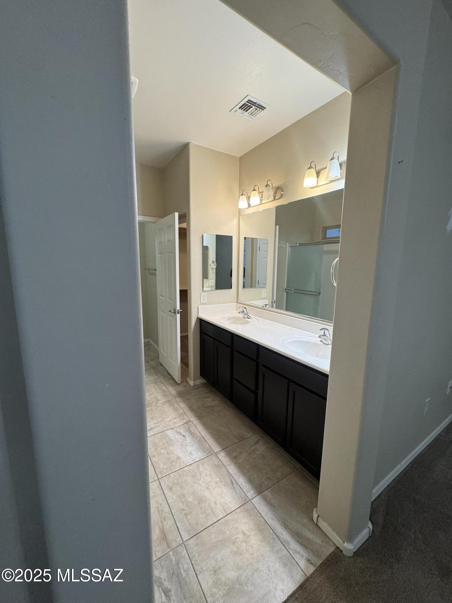8697 West Denstone Road Marana, AZ 85653 - Photo 17 of 21 Dual vanity