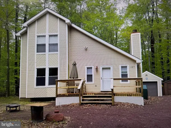 $270,000 | 187 Wyomissing Drive, Pocono Lake, PA 18347