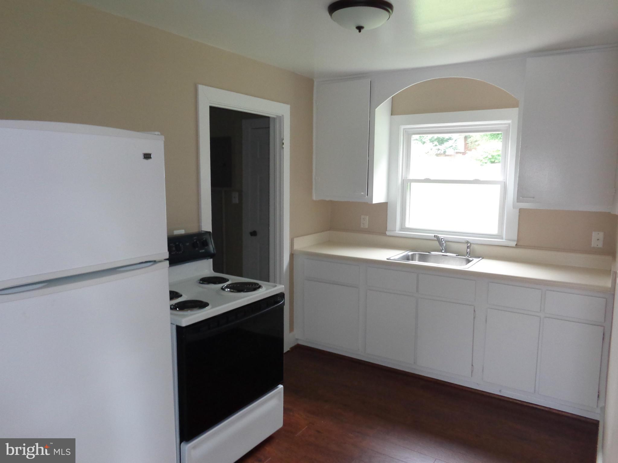 607 Waterloo Road Warrenton, VA 20186 - Photo 2 of 8 Kitchen