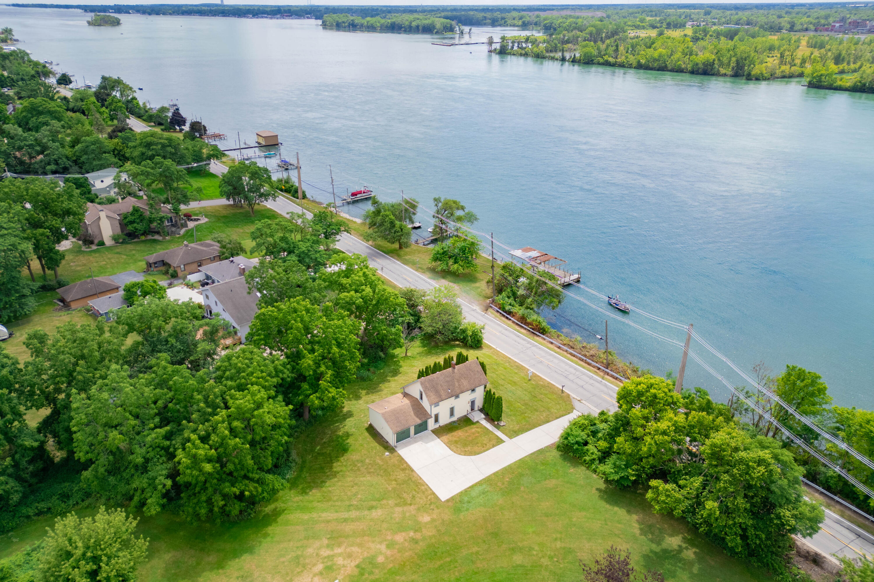 25653 West River Road Grosse Ile, MI 48138 - Photo 25 of 26 25653 West River Rd, Grosse Ile (24 of 2