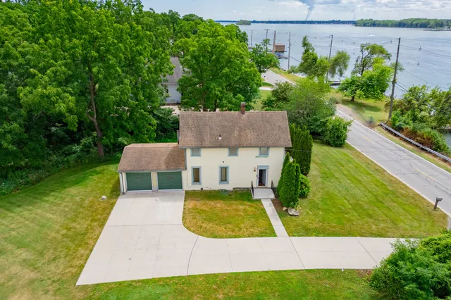 $399,000 | 25653 West River Road, Grosse Ile, MI 48138