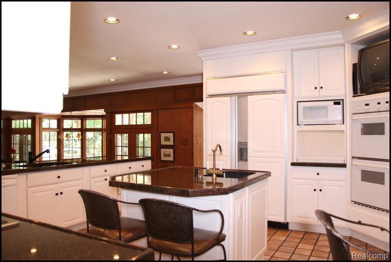 465 Washington Road Grosse Pointe, MI 48230 - Photo 2 of 10 kitchen